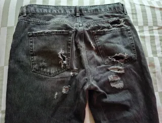Pantalón vaquero Zara desgastado T.42