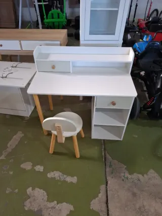 Escritorio infantil blanco