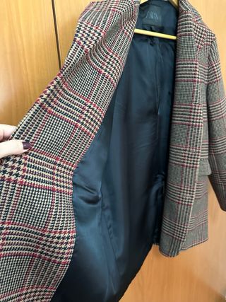 Abrigo cuadros Zara