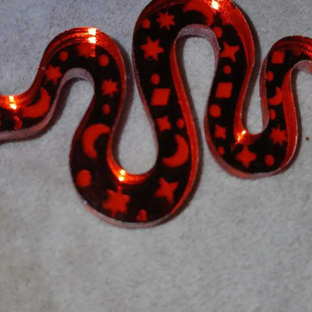 Pendientes serpiente rojos acrílico s