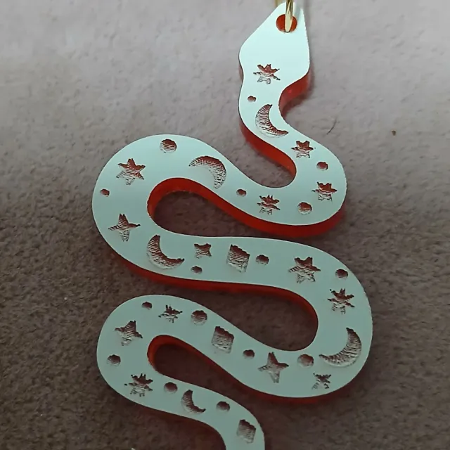 Pendientes serpiente rojos acrílico s