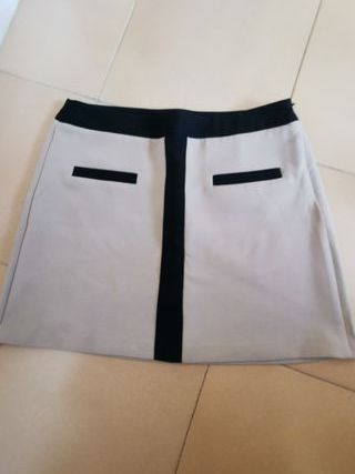 Falda mini beige y negra