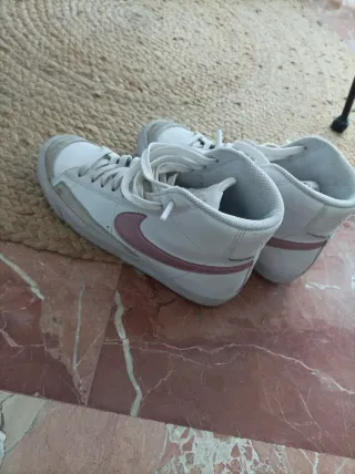 Zapatillas Nike Botín Blancas y Rosas