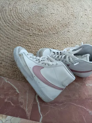 Zapatillas Nike Botín Blancas y Rosas
