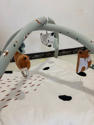 Manta de juegos para bebé con gimnasio