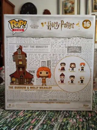 Funko Pop! The Burrow & Molly Weasley 16