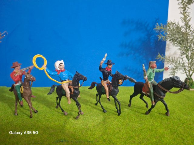 Soldati cowboy COMANSI in plastica