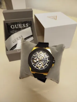 Reloj Guess Hombre Negro y Dorado