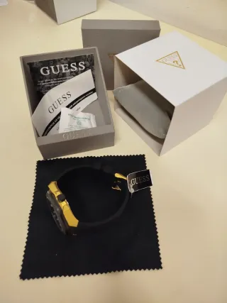 Reloj Guess Hombre Negro y Dorado