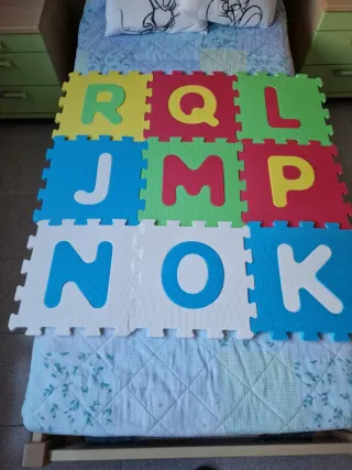 Tappeto puzzle lettere bambini