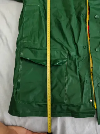 Chubasquero verde sin estrenar