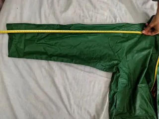 Chubasquero verde sin estrenar