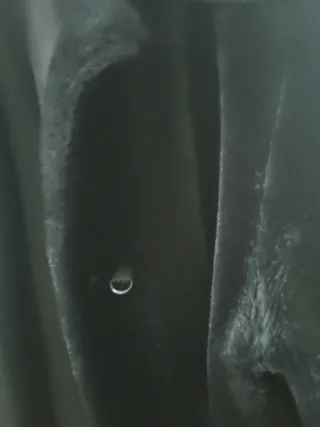 Abrigo negro de piel sintética