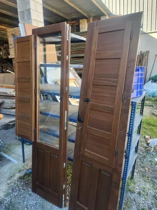 Puerta doble madera exterior cristal