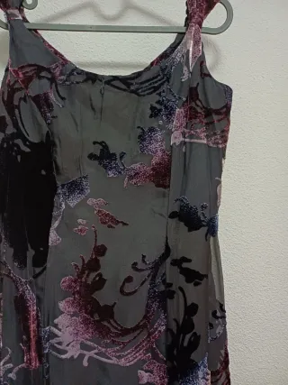 Vestido fiesta terciopelo negro y morado