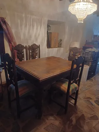 Mesa extensible 12 personas madera más 5 sillas