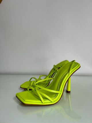 Sandalias Zara Neón Tacón Alto