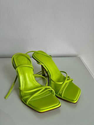Sandalias Zara Neón Tacón Alto