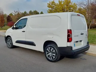 IMPECABLE PEUGEOT PARTNER LONG 1.5B-HDi 102cv 2023