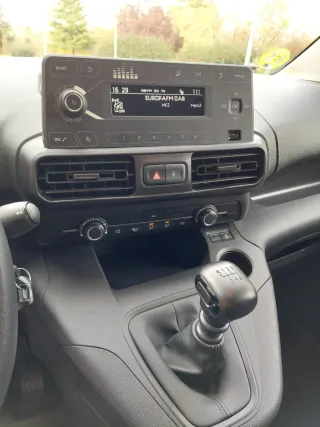 IMPECABLE PEUGEOT PARTNER LONG 1.5B-HDi 102cv 2023