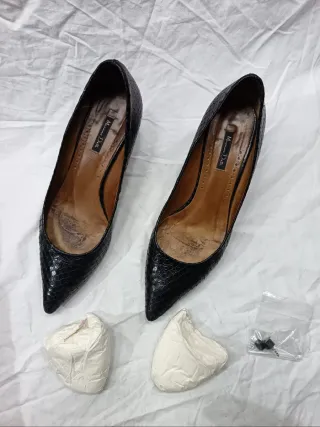 Zapatos Piel Tacón Massimo Dutti Negros.