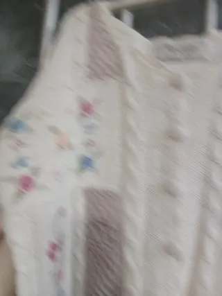 Rebeca de perlas mujer