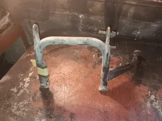 Caballete central moto