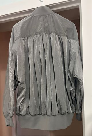 Cazadora bomber gris