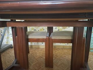 Mesa de madera maciza extensible y 6 sillas