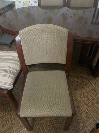 Mesa de madera maciza extensible y 6 sillas