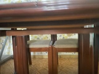 Mesa de madera maciza extensible y 6 sillas