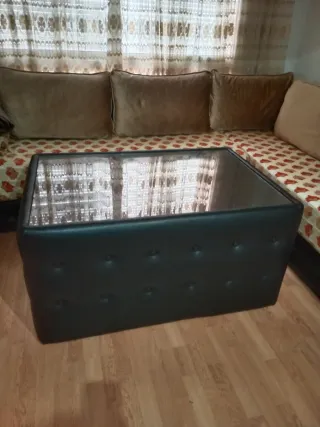 Salón marroquí con 3 juegos de fundas y cuadros ..