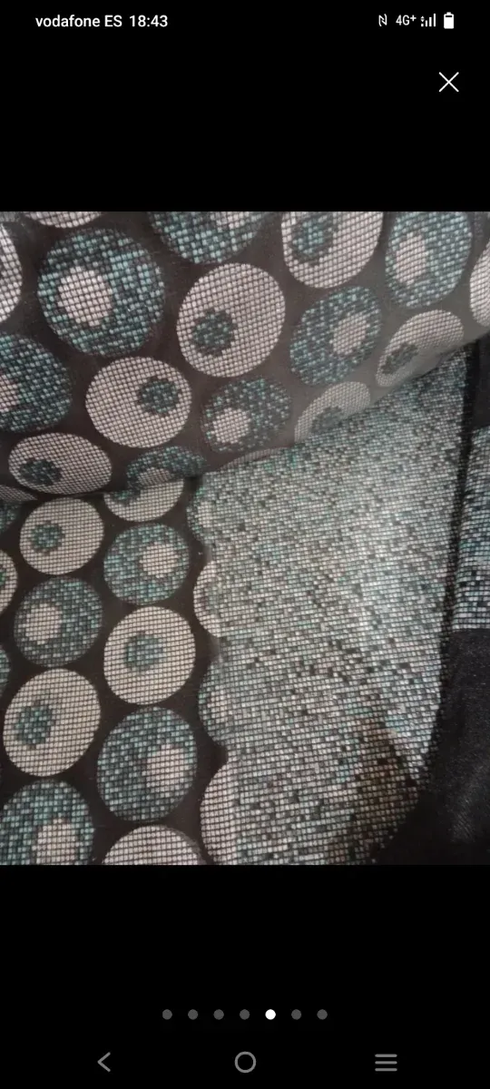 Salón marroquí con 3 juegos de fundas y cuadros ..