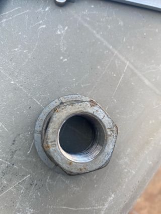 Tornillos rueda buje camión