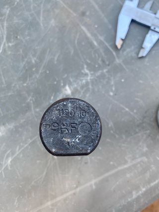 Tornillos rueda buje camión