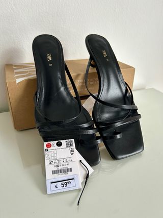 Sandalias Zara tacón bajo tiras negras T.37