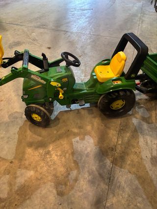 Tractor y remolque a pedales