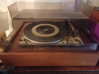 Tocadiscos Dual Madera y Negro