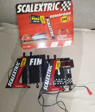 Scalextric Semáforo y Cuentavueltas EVO 1