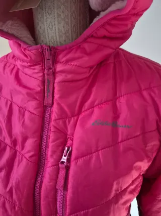 Chaqueta impermeable rosa y morada