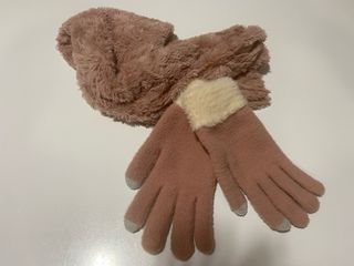 Conjunto cuello y guantes rosa