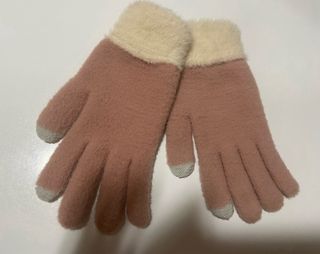 Conjunto cuello y guantes rosa