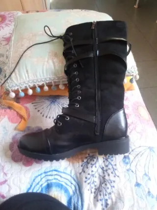 Anfibi ecopelle e velluto neri mai Messi