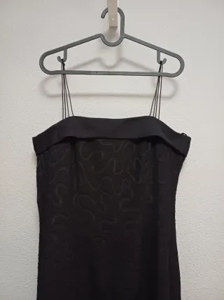 Vestido fiesta negro estampado relieve