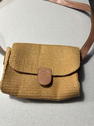 Bolso de mimbre y piel