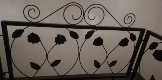 Ringhiera o barriera in ferro battuto