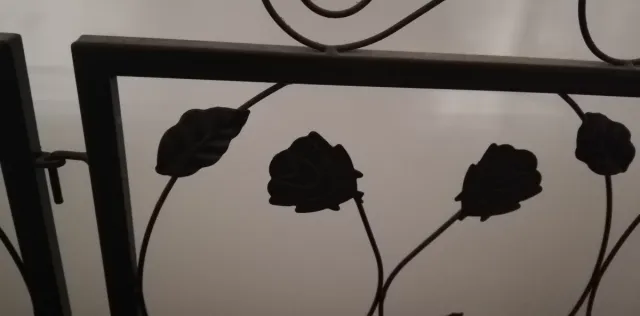 Ringhiera o barriera in ferro battuto