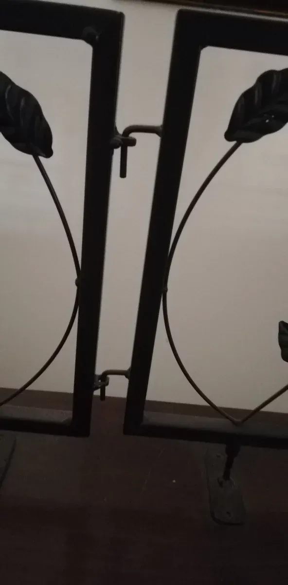 Ringhiera o barriera in ferro battuto