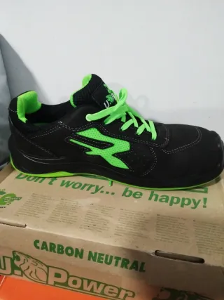 Zapatos de seguridad U-Power negros y verdes