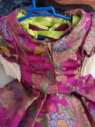 Traje de Fallera morado